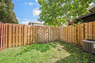 621 NW 105th Way, Pembroke Pines, FL 33026 - Photo 17