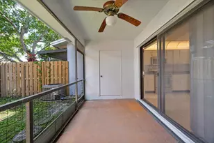 621 NW 105th Way, Pembroke Pines, FL 33026 - Photo 15