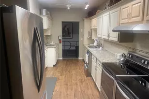 7228 W Oakridge Cir, Lantana, FL 33462 - Photo 25