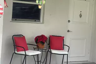 7228 W Oakridge Cir, Lantana, FL 33462 - Photo 9