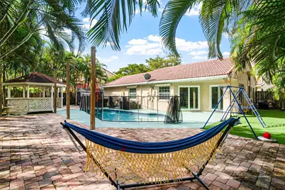 1427 Seagrape Circle, Weston, FL 33326 - Photo 33