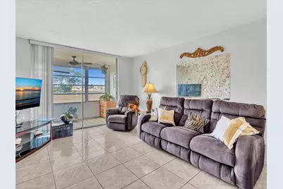 9041 Sunrise Lakes Boulevard #113, Sunrise, FL 33322 - Photo 17