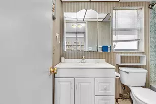 9041 Sunrise Lakes Blvd, Sunrise, FL 33322 - Photo 21