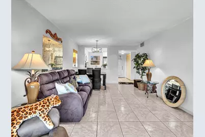 9041 Sunrise Lakes Boulevard #113, Sunrise, FL 33322 - Photo 5
