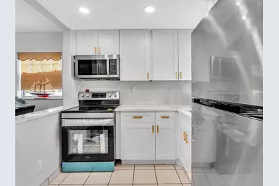 9041 Sunrise Lakes Boulevard #113, Sunrise, FL 33322 - Photo 15