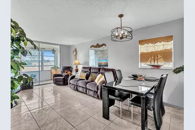 9041 Sunrise Lakes Boulevard #113, Sunrise, FL 33322 - Photo 7