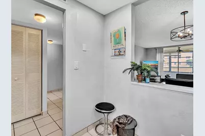 9041 Sunrise Lakes Boulevard #113, Sunrise, FL 33322 - Photo 11