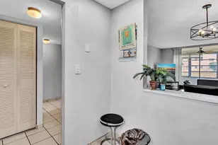 9041 Sunrise Lakes Blvd, Sunrise, FL 33322 - Photo 11