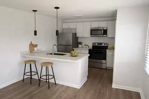 902 E Tiffany Dr, West Palm Beach, FL 33407 - Photo 5