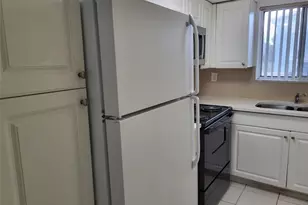 1501 Crescent Cir, West Palm Beach, FL 33403 - Photo 5