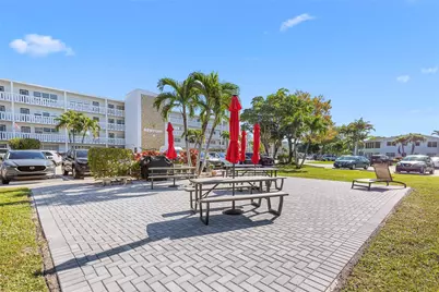 3028 Newport H #., Deerfield Beach, FL 33442 - Photo 5