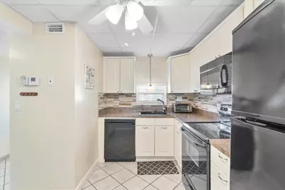 8971 S Hollybrook Boulevard #209, Pembroke Pines, FL 33025 - Photo 11