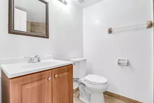 210 Lake Pointe Dr, Oakland Park, FL 33309 - Photo 21