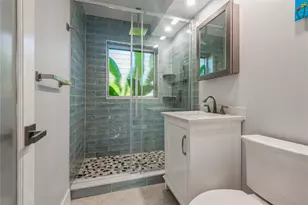 561 Bayshore Dr, Fort Lauderdale, FL 33304 - Photo 17