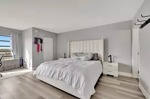 2200 S Cypress Bend Dr, Pompano Beach, FL 33069 - Photo 17