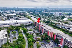 2200 S Cypress Bend Dr, Pompano Beach, FL 33069 - Photo 29