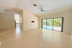 71 Laredo Ln, Boca Raton, FL 33487 - Photo 11