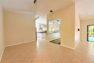 71 Laredo Ln, Boca Raton, FL 33487 - Photo 5