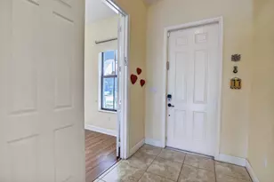 8541 NW 38th St, Cooper City, FL 33024 - Photo 5