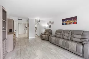 9460 Sunrise Lakes Blvd, Sunrise, FL 33322 - Photo 7