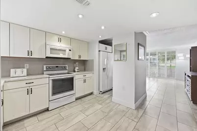 9460 Sunrise Lakes Boulevard #112, Sunrise, FL 33322 - Photo 3