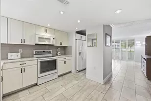 9460 Sunrise Lakes Blvd, Sunrise, FL 33322 - Photo 3