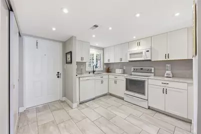 9460 Sunrise Lakes Boulevard #112, Sunrise, FL 33322 - Photo 1