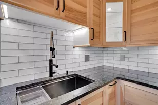 2021 SE 10th Ave, Fort Lauderdale, FL 33316 - Photo 9