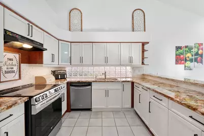 1043 Laguna Springs Drive, Weston, FL 33326 - Photo 9
