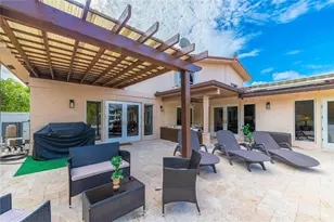 2519 Barcelona Dr, Fort Lauderdale, FL 33301 - Photo 9