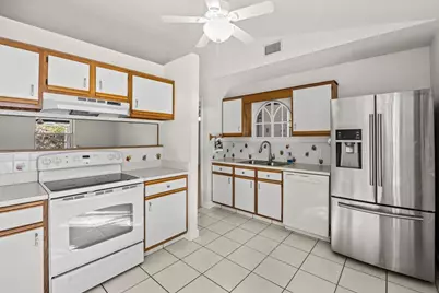 1533 SE Minorca Avenue, Port Saint Lucie, FL 34952 - Photo 9