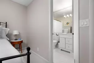 1321 Bayview Dr, Fort Lauderdale, FL 33304 - Photo 29