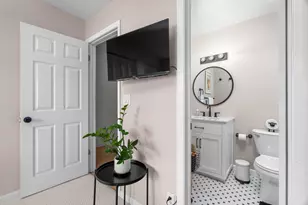 1321 Bayview Dr, Fort Lauderdale, FL 33304 - Photo 25