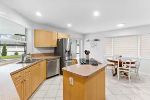 9671 NW 51st St, Coral Springs, FL 33076 - Photo 5