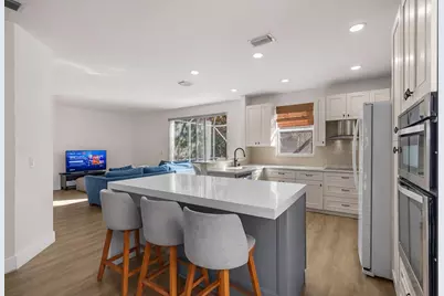 527 NW 87th Lane, Coral Springs, FL 33071 - Photo 7