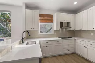 527 NW 87th Ln, Coral Springs, FL 33071 - Photo 9