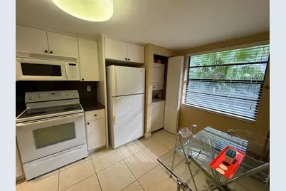 900 Colony Point Circle #407, Pembroke Pines, FL 33026 - Photo 5