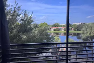 900 Colony Point Cir, Pembroke Pines, FL 33026 - Photo 29