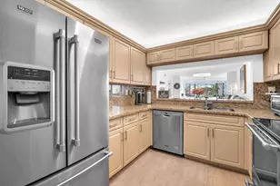 10738 W Clairmont Cir, Fort Lauderdale, FL 33321 - Photo 9