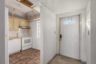 1010 Country Club Dr, Margate, FL 33063 - Photo 11