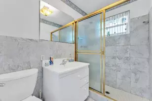 4490 NW 43rd St, Lauderdale Lakes, FL 33319 - Photo 23