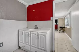 641 NE 140th St, North Miami, FL 33161 - Photo 45