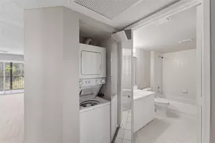 1301 SW 142nd Ave, Pembroke Pines, FL 33027 - Photo 23