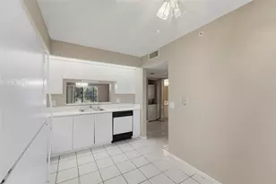 1301 SW 142nd Ave, Pembroke Pines, FL 33027 - Photo 9