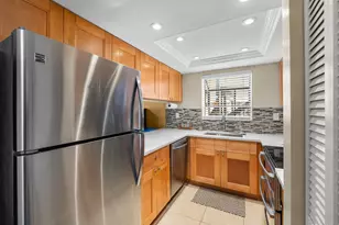 8427 Shadow Ct, Coral Springs, FL 33071 - Photo 7