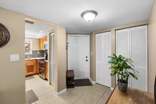 8427 Shadow Ct, Coral Springs, FL 33071 - Photo 5