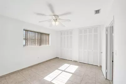 8211 NW 10th Street, Pembroke Pines, FL 33024 - Photo 17