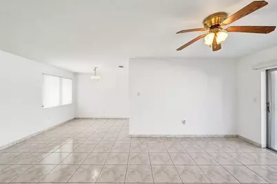 8211 NW 10th Street, Pembroke Pines, FL 33024 - Photo 9