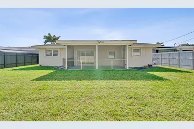 8211 NW 10th Street, Pembroke Pines, FL 33024 - Photo 33