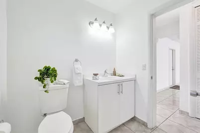 8211 NW 10th Street, Pembroke Pines, FL 33024 - Photo 23